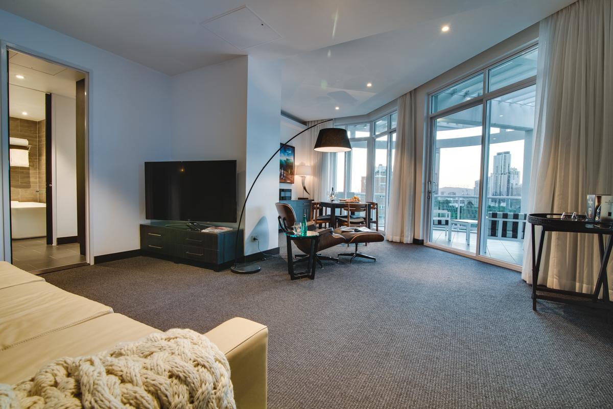 The Point Brisbane Hotel Dış mekan fotoğraf A living room in a typical apartment