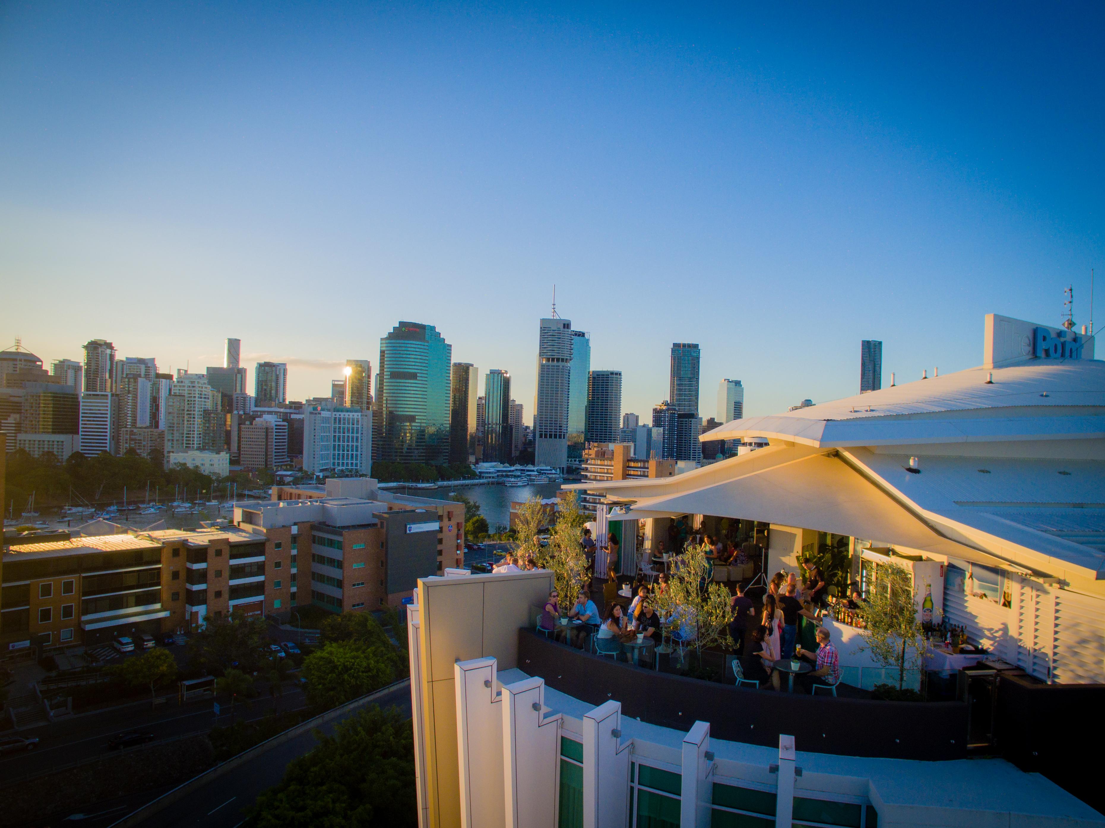 The Point Brisbane Hotel Dış mekan fotoğraf View of the Brisbane CBD from the rooftop of the UQ Union