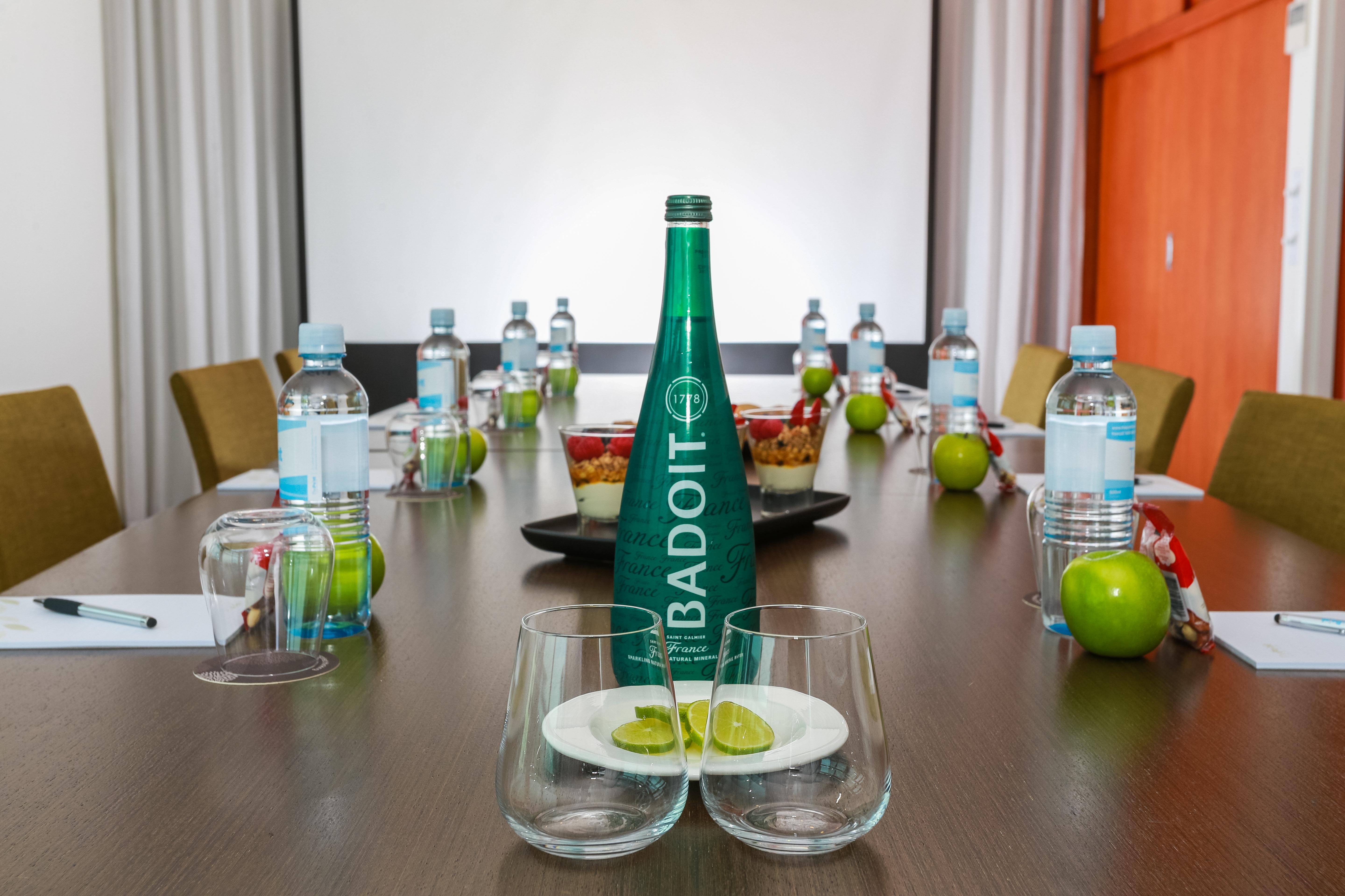 The Point Brisbane Hotel Dış mekan fotoğraf Bottle of Badoit
