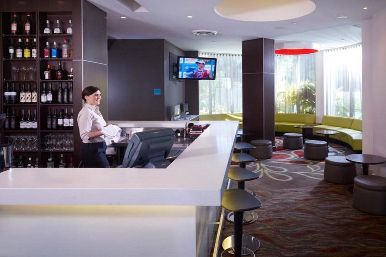The Point Brisbane Hotel Dış mekan fotoğraf The bar at the hotel